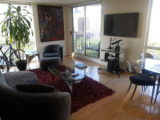 1st image of 1250 N La Salle Dr APT 1314