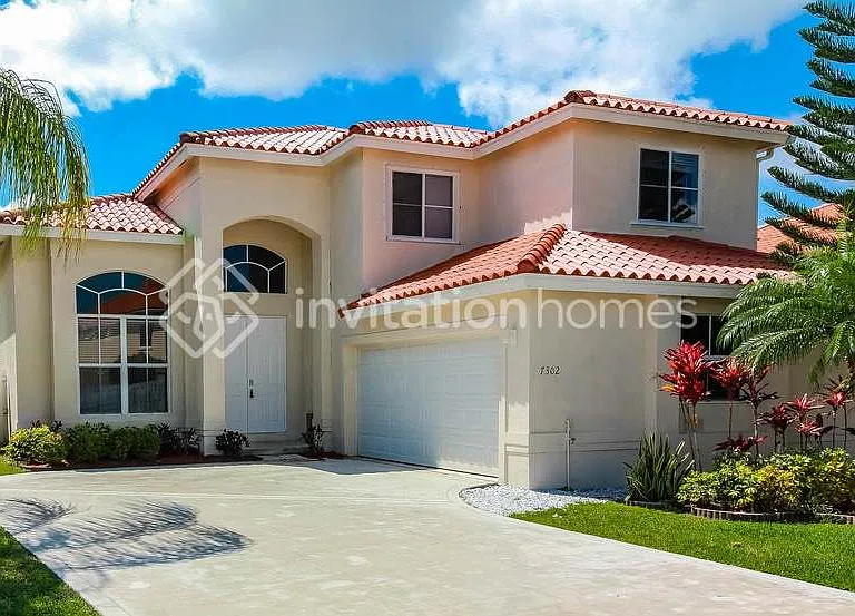 7302 Spinnaker Bay Dr — Photo 1