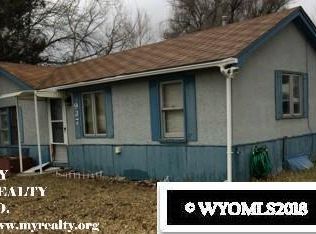 937 S 5th St, Douglas, WY 82633