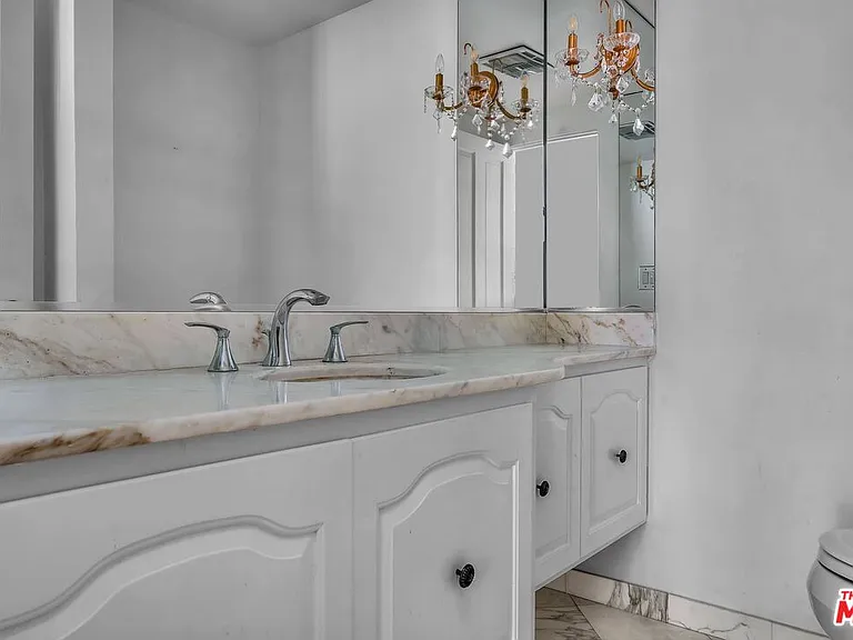 325 El Camino Dr — Photo 6