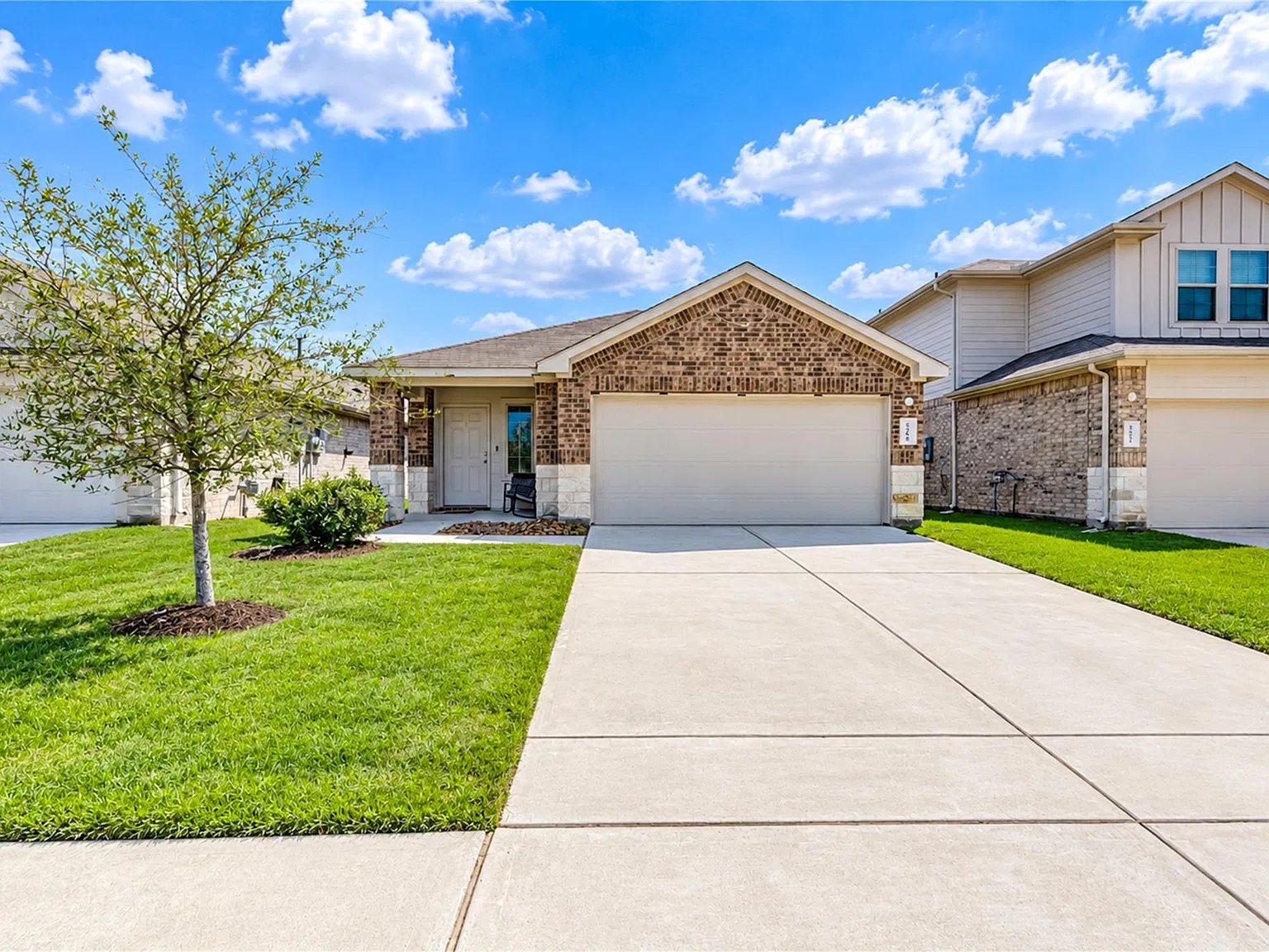 3 bed, 2.0 bath, 1545 sqft, $2,000 — Photo 1