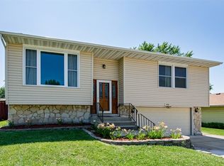 1123 Borden Dr, Elgin, IL 60120