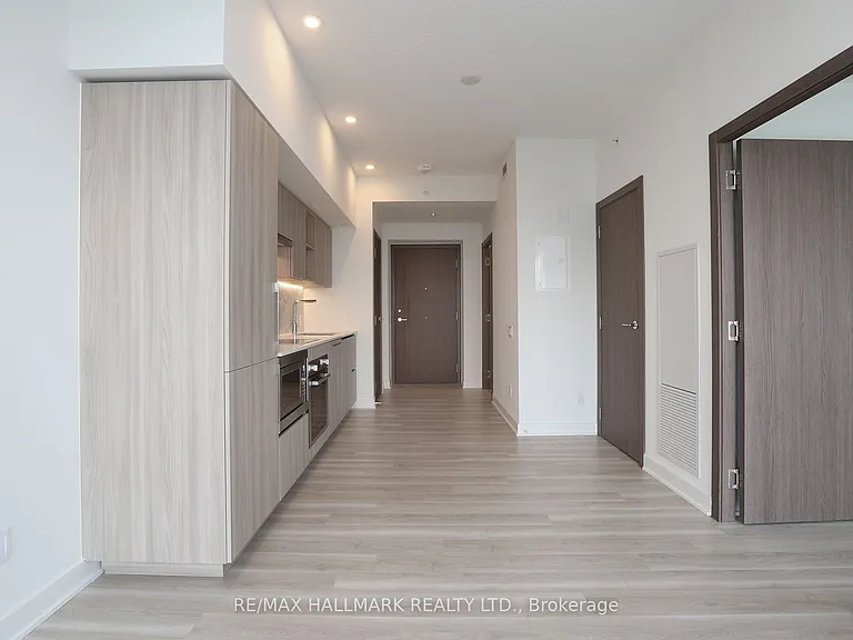 17 Bathurst St #4007 — Photo 16