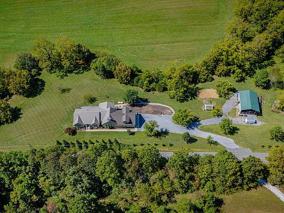 3rd image of 399 Carson Creek Rd