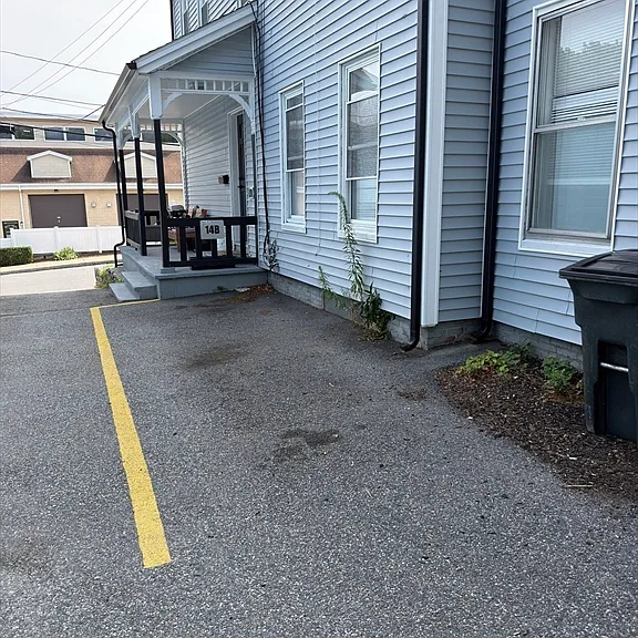 12 Gould St #4 — Photo 4