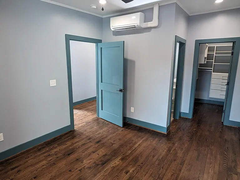 28 E 1st St #B — Photo 10