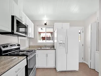 3271 Alma St — Photo 6