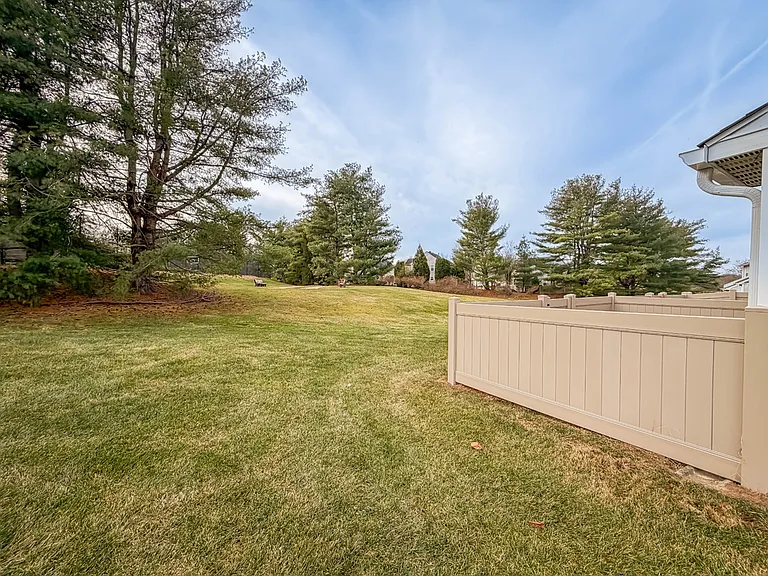 21 Stockton Ct — Photo 31