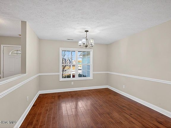 4th image of 1504 Mesquite Court