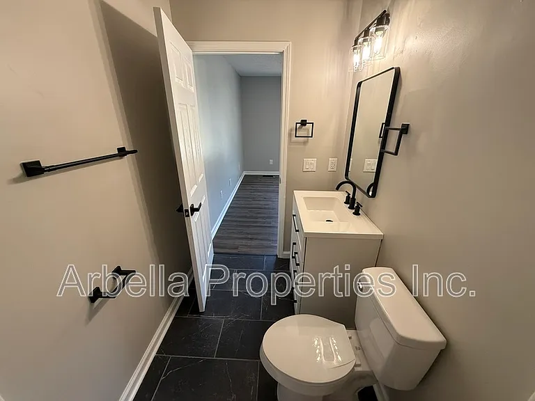 1735 Blakewood Ct — Photo 19