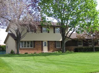 15240 W Krahn Ct, New Berlin, WI 53151