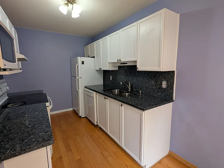 19 Mountshannon Dr — Photo 13
