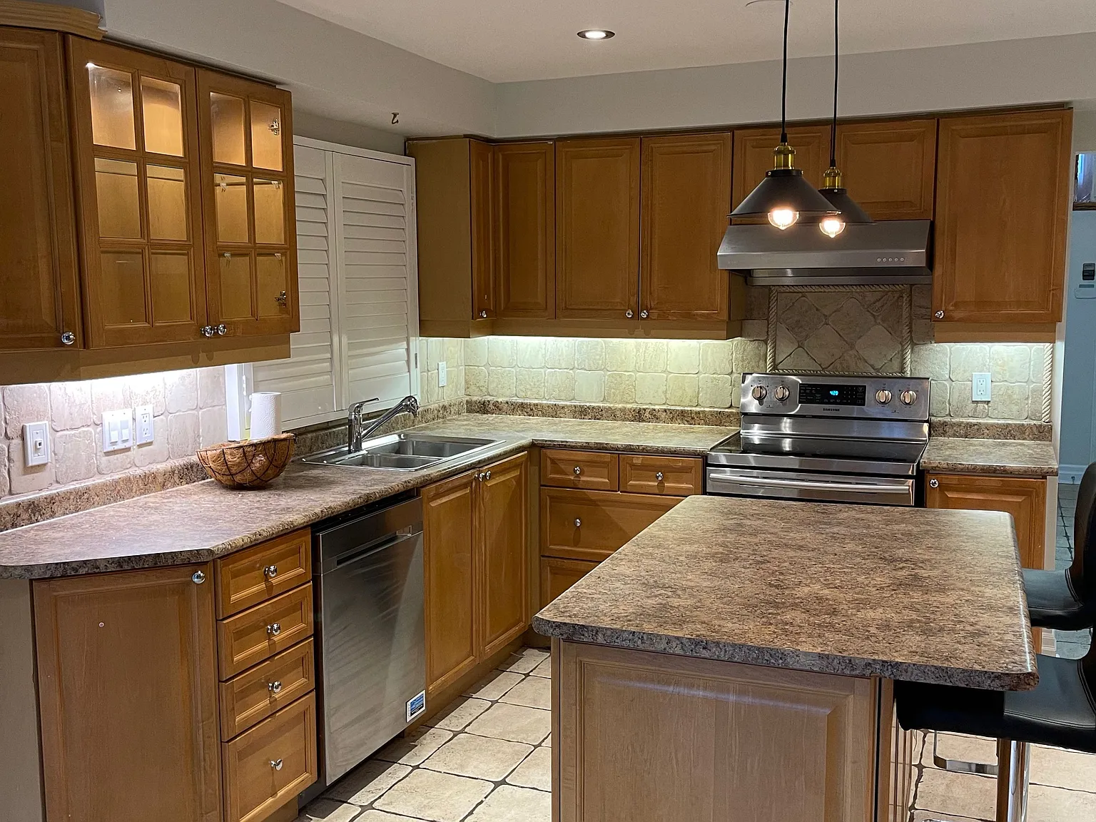 3 bed, $3,700 — Photo 2