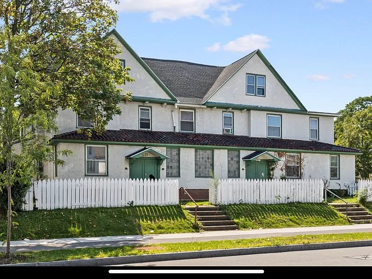 1601-1603 E Main St #4 — Photo 1