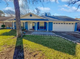 836 Spring Lake Dr, Bedford, TX 76021