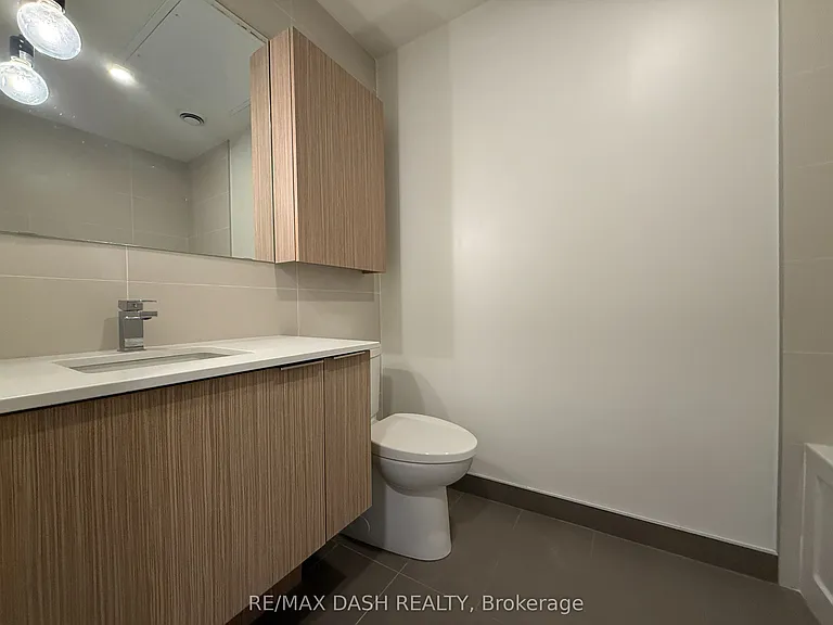 10 Deerlick Ct #104 — Photo 7