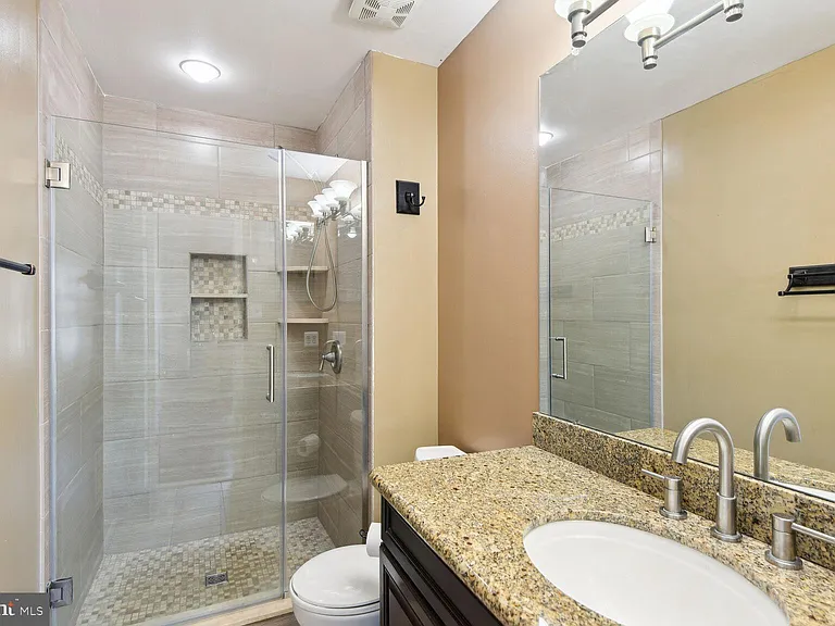 1511 Ashburnham Dr — Photo 14