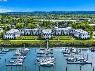 707 N Hayden Island Dr Unit 215, Portland, OR 97217
