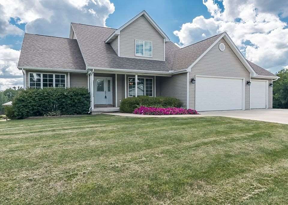 1st image of 2123 Parkway Dr