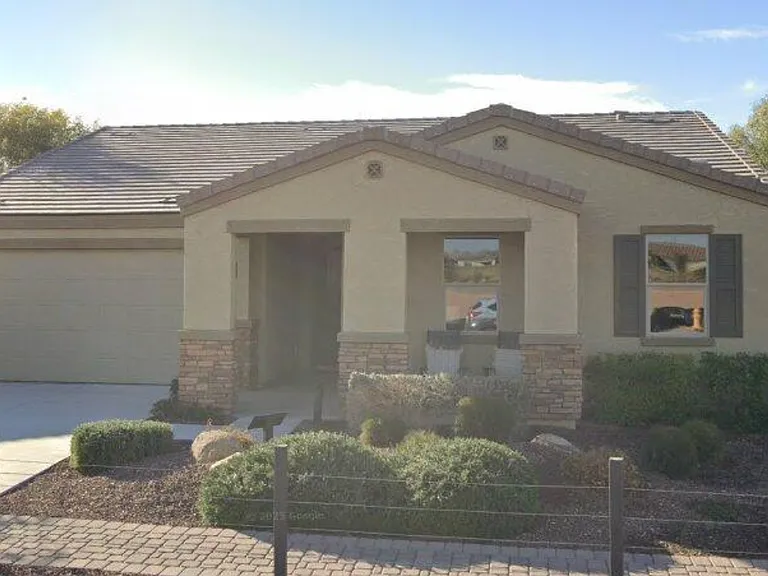 1473 E Fleet Pl — Photo 2