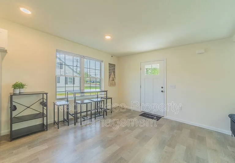 674 N Bedford St — Photo 5