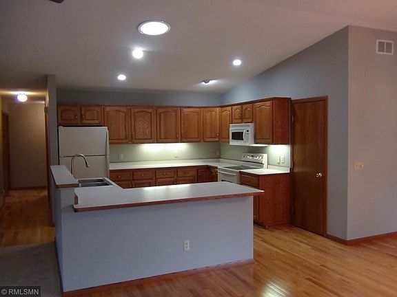 3rd image of 747 Mulligan Dr #B