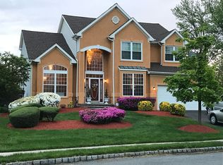 7 Lenape Ln, Burlington, NJ 08016