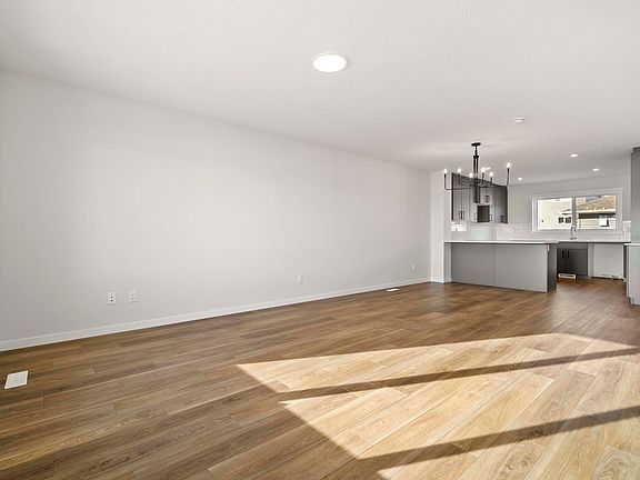 4th image of 17666 69a St SW