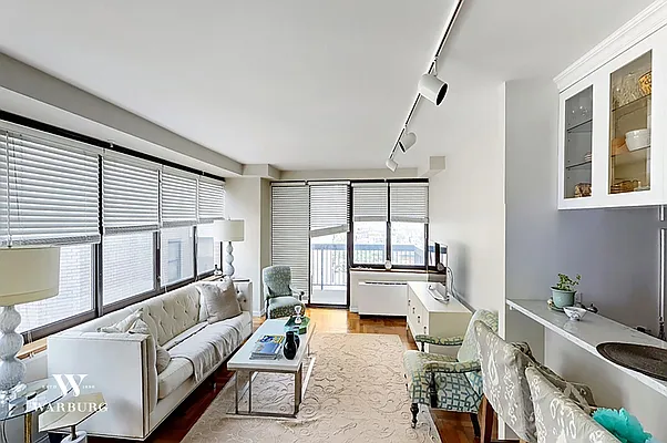 Rented by Warburg | media 16