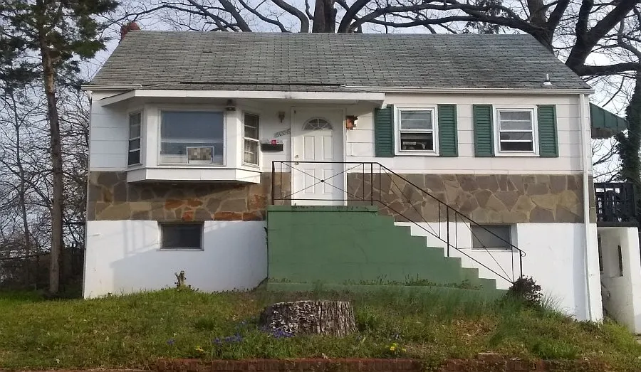 6008 Seat Pleasant Dr photo 1