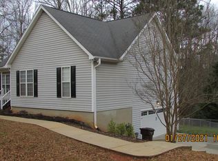 613 Locksley Dr, Greenwood, SC 29649