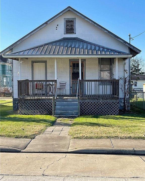 1st image of 718 31st St