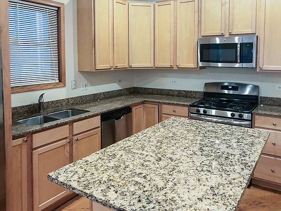 2nd image of 1321 W Belmont Ave APT 1