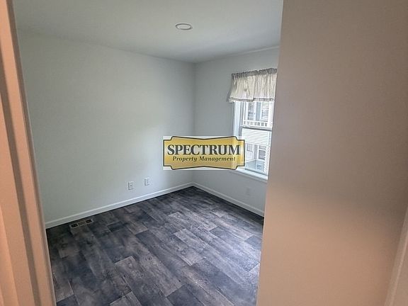 2nd image of 17 Donald St #2