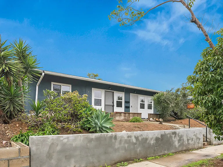 4354 Clairemont Dr #4354 — Photo 2
