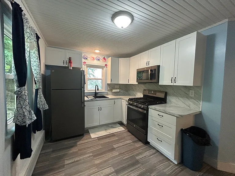 114 Maple Ave — Photo 6