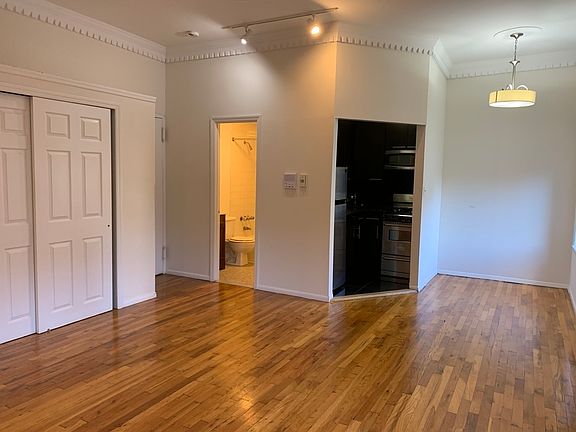 2nd image of 200 W 78th St APT 4B