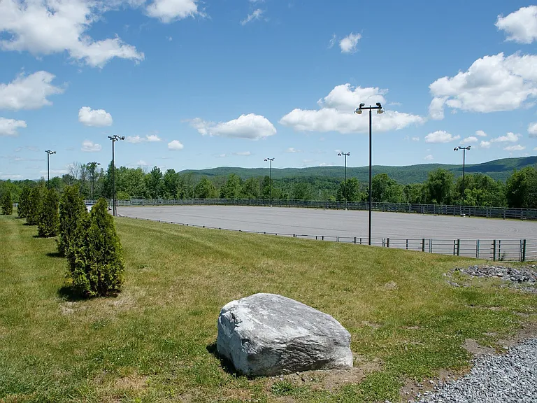 209 Cricket Hill Rd — Photo 6