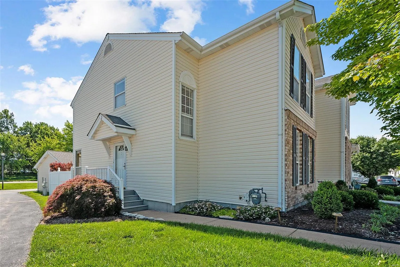 16508 Victoria Crossing Dr photo 1