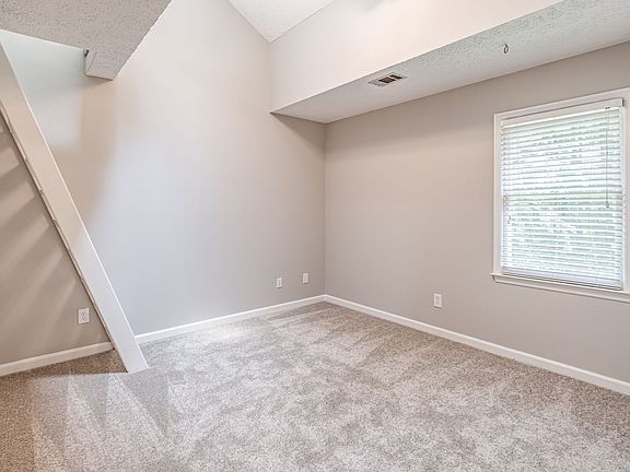 4th image of 1022 Knotts Pointe Dr