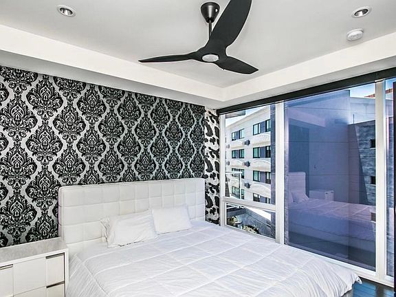 4th image of 4422 N 75th St #4001