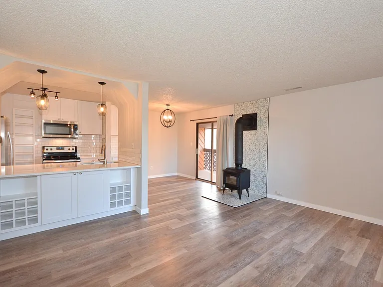 935 Saturn Dr #217 — Photo 3