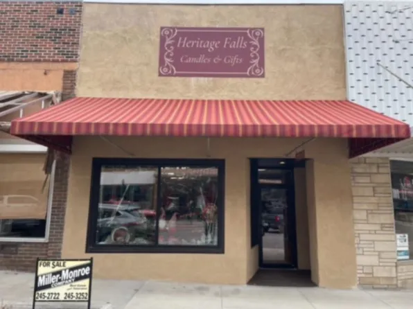 1614 Stone St, Falls City, NE 68355