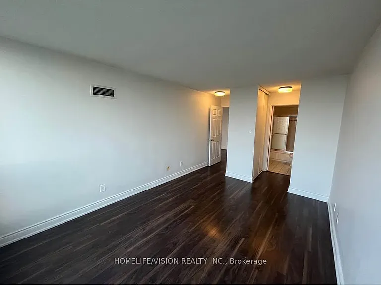 260 Doris Ave #Penthouse 105 — Photo 8