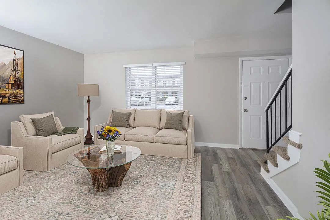 Hickory Point Townhomes — Photo 3