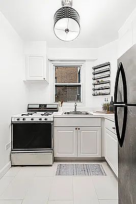 4th image of 80 Central Park W APT 11H