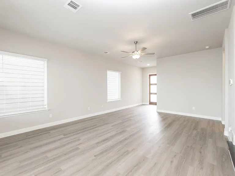 3011 Valley Dr — Photo 4