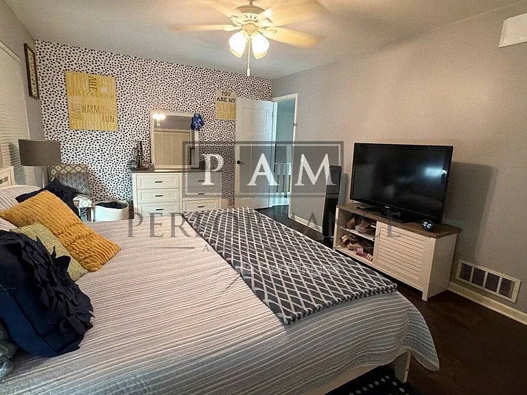 4730 5th Ave — Photo 22
