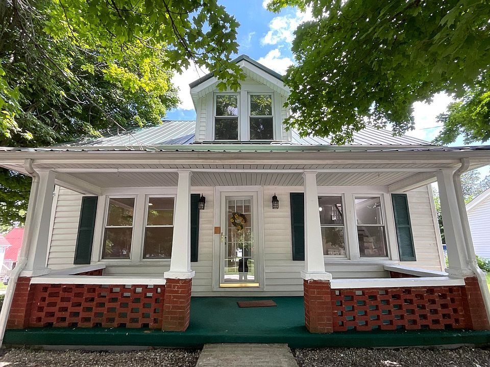1st image of 728 Main St
