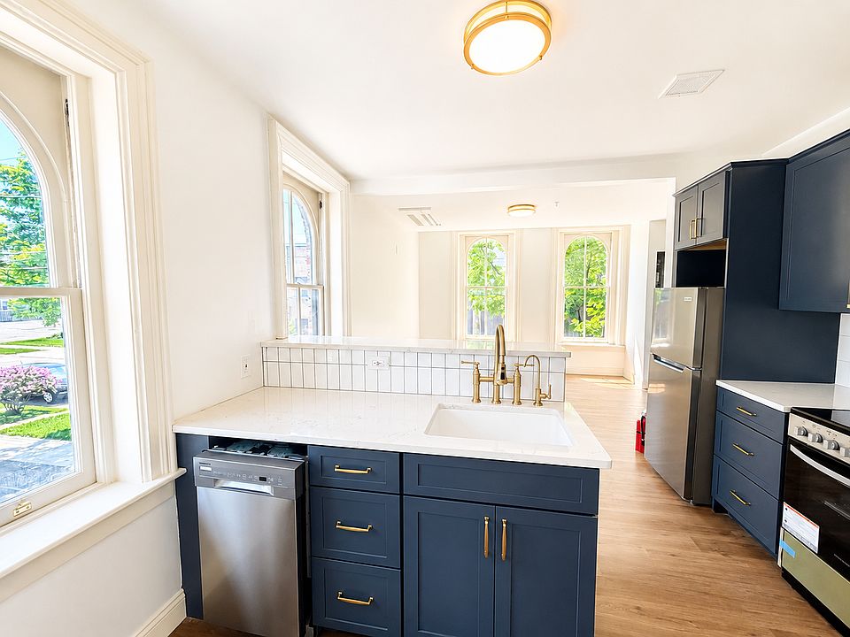 1st image of 319 Connecticut St #4